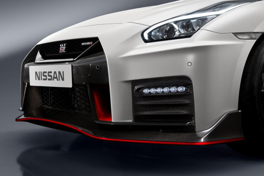 Детали экстерьера Nissan GT-R Nismo (R35) 2016 года  (WW) (фото 14 из 41)